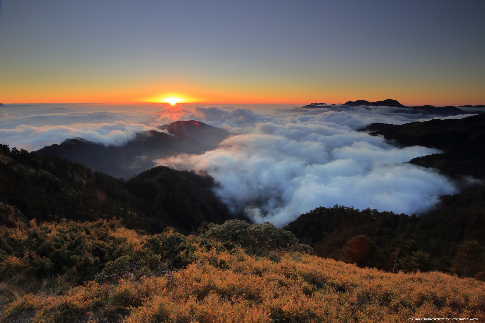 冬天的合欢山夕阳 夜晚 云海