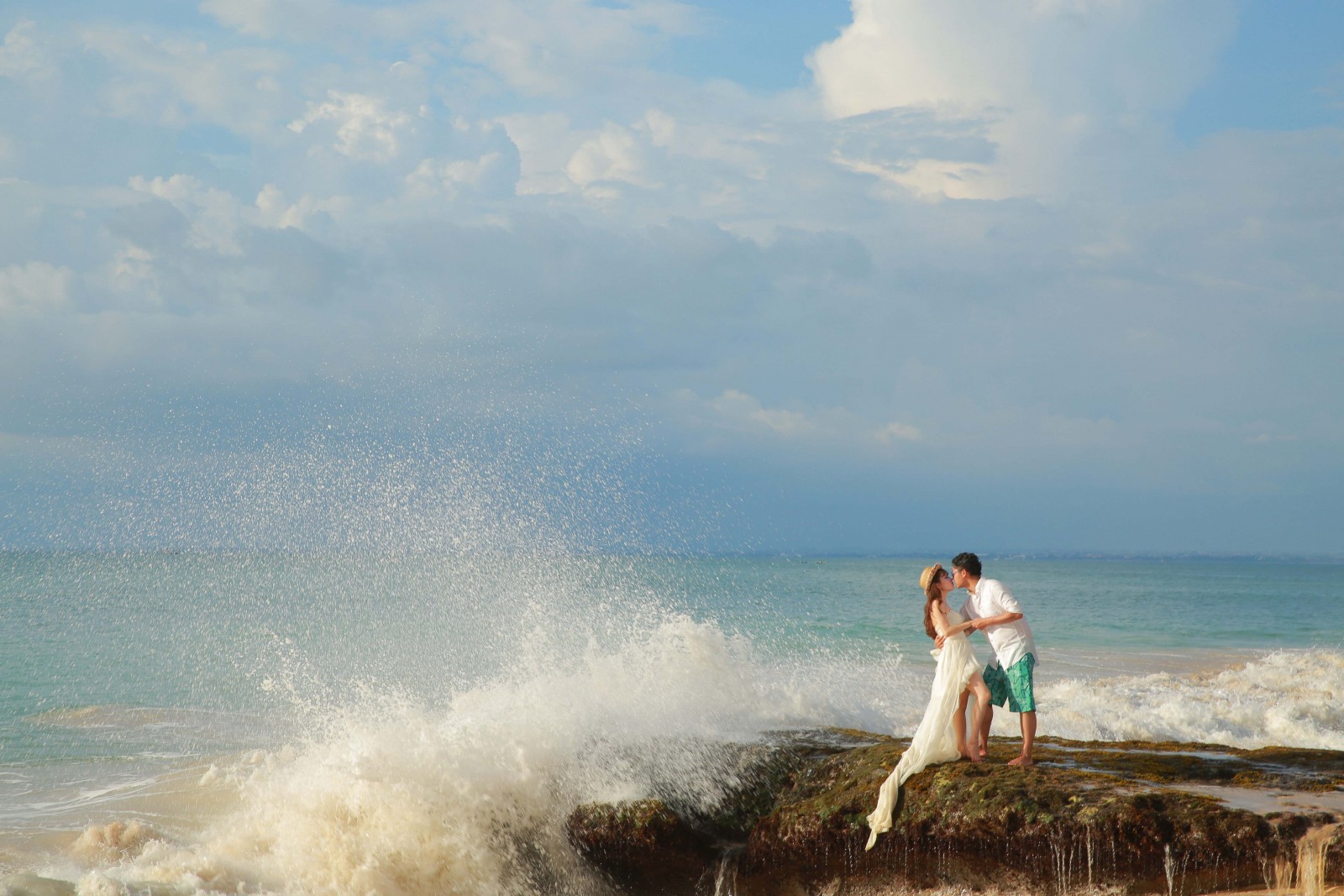 ps海边婚纱_陈慧琳婚纱ps图